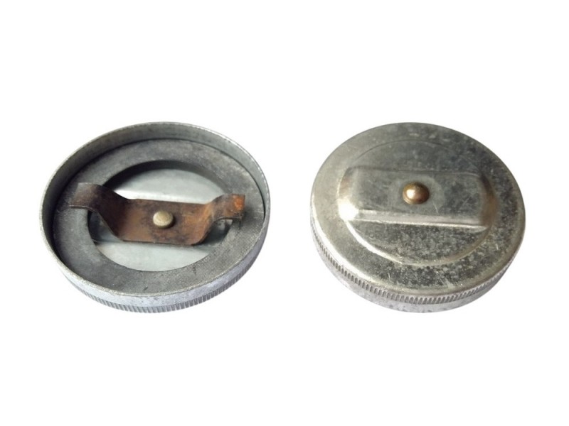 Upper lid (plug) of the oil tank Multicar M25